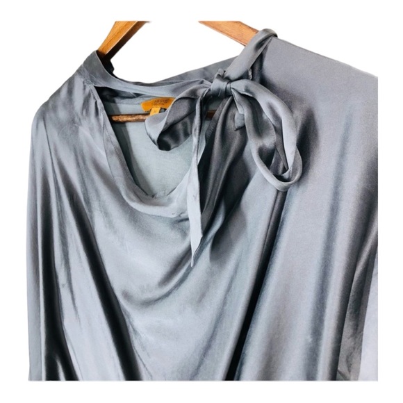 Cassis Collection Grey Long Sleeve Silk Mixed Media Top with Neck Tie Medium - Picture 4 of 9